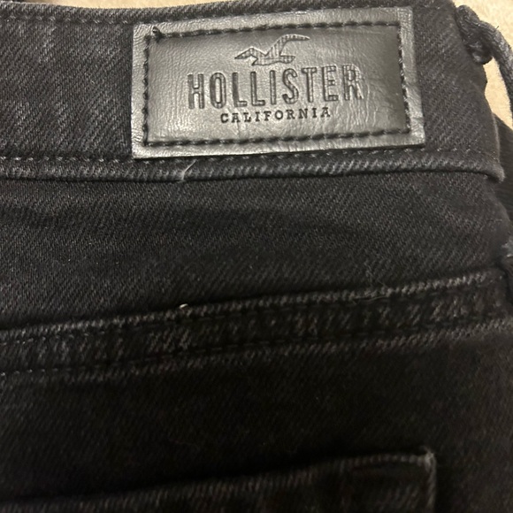 Hollister Black Ultra High-Rise Jeans - Picture 10 of 10
